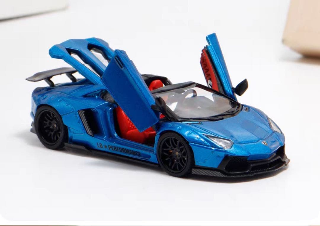 RM 64 ランボルギーニ アヴェンタドール LP700-4 LBWK ブルー