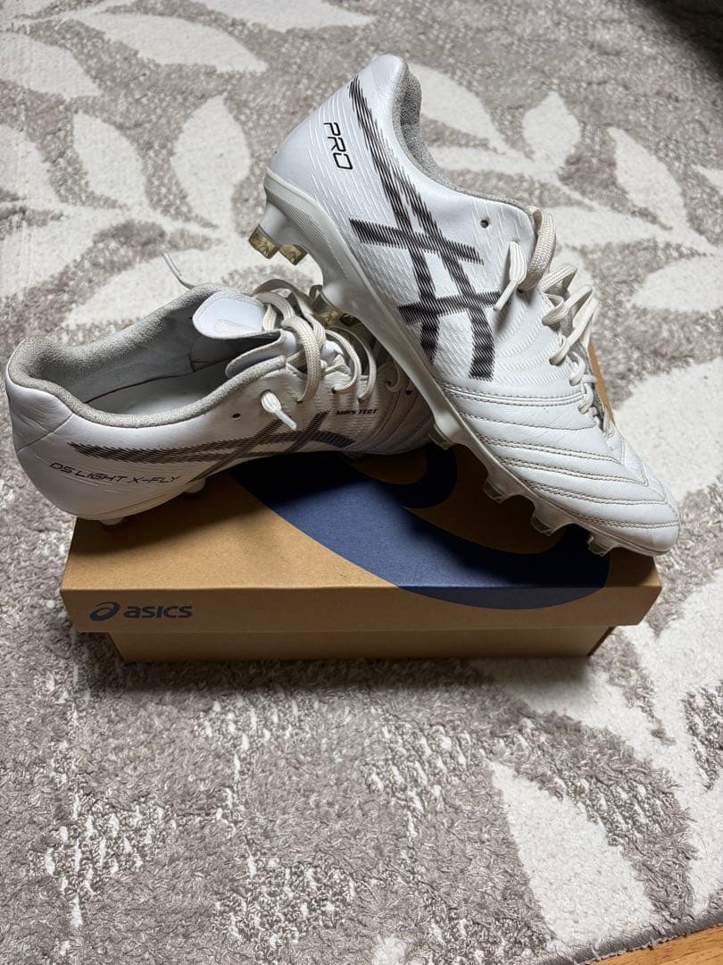 ASICS PRO サッカーシューズ ホワイト