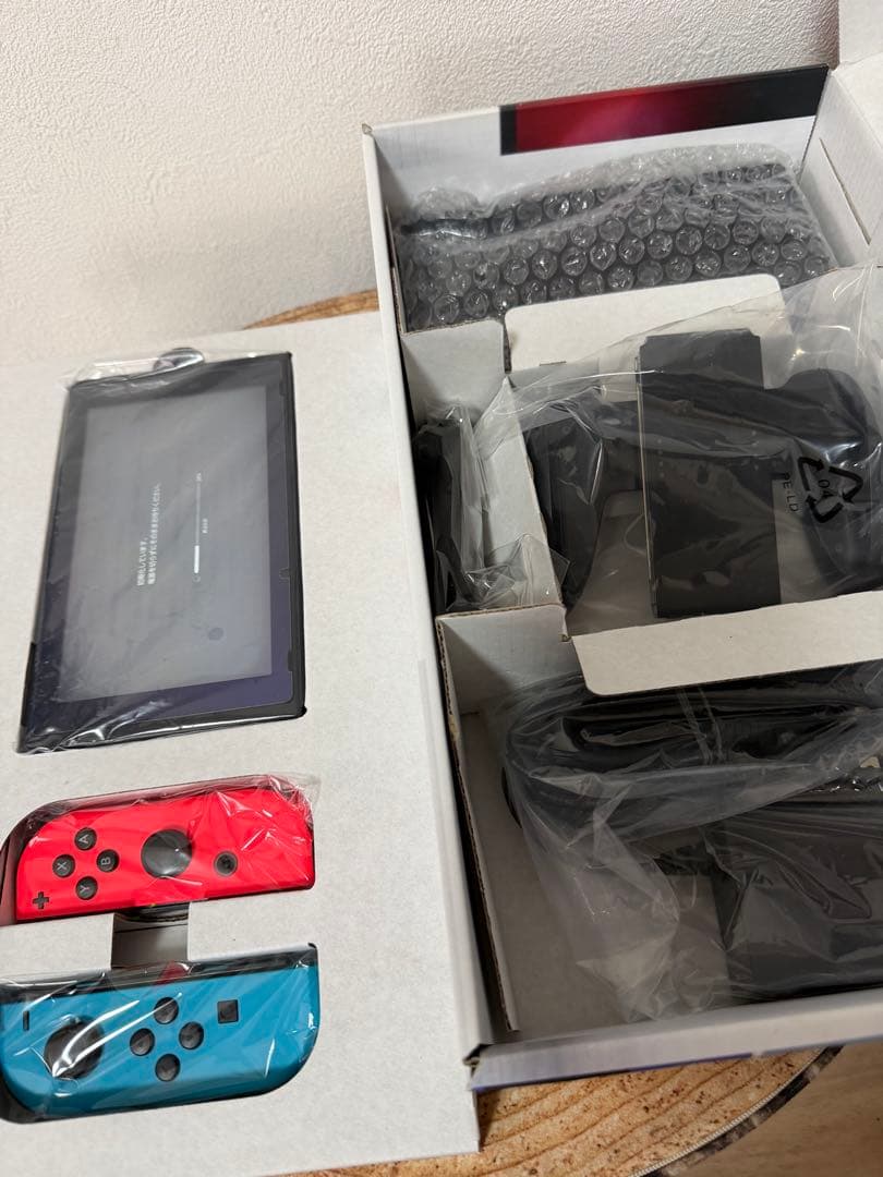 Nintendo Switch ニンテンドースイッチ本体　ネオン①