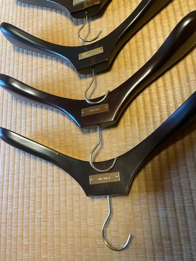 トムフォード　木製ハンガー 6本セット