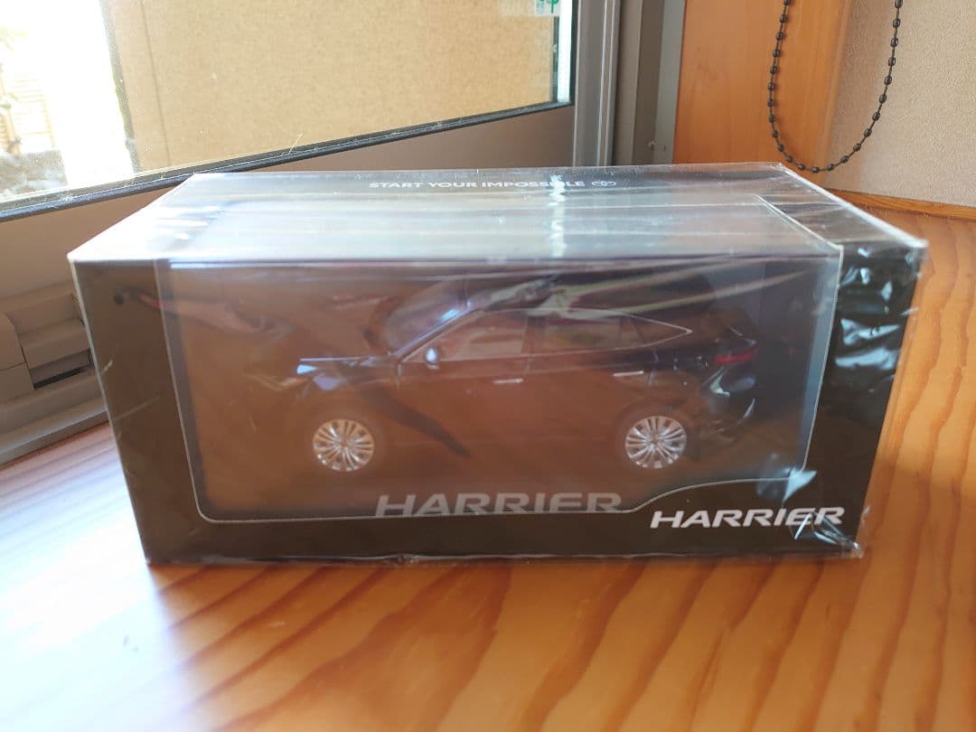 週末割【新品】ハリアー　ブラックパール　カラーサンプル　ミニカー