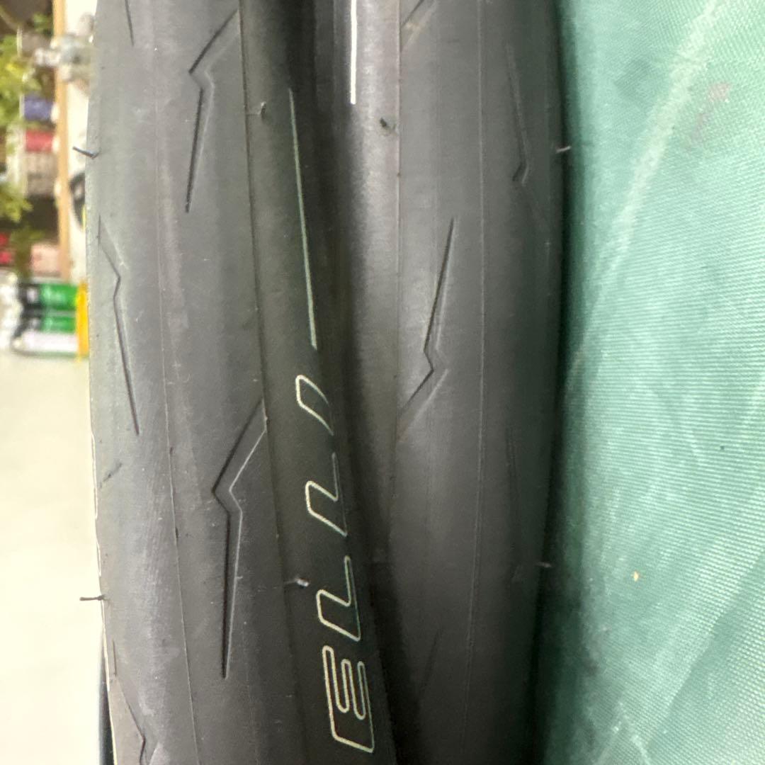 PIRELLI PZERO VELO 700×25c 2本セット