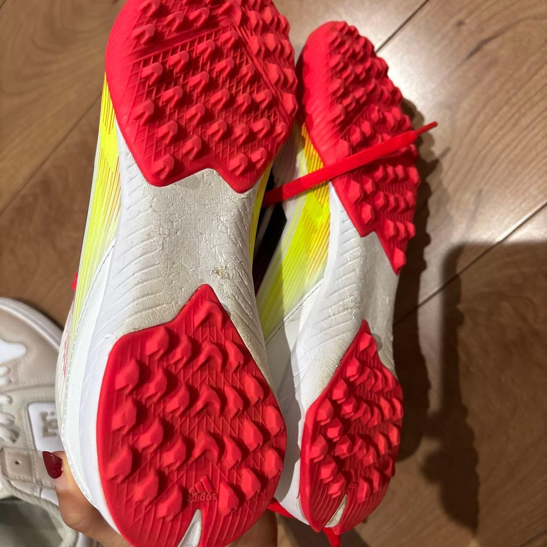 adidas F50 サッカーシューズ ホワイト/レッド/イエロー