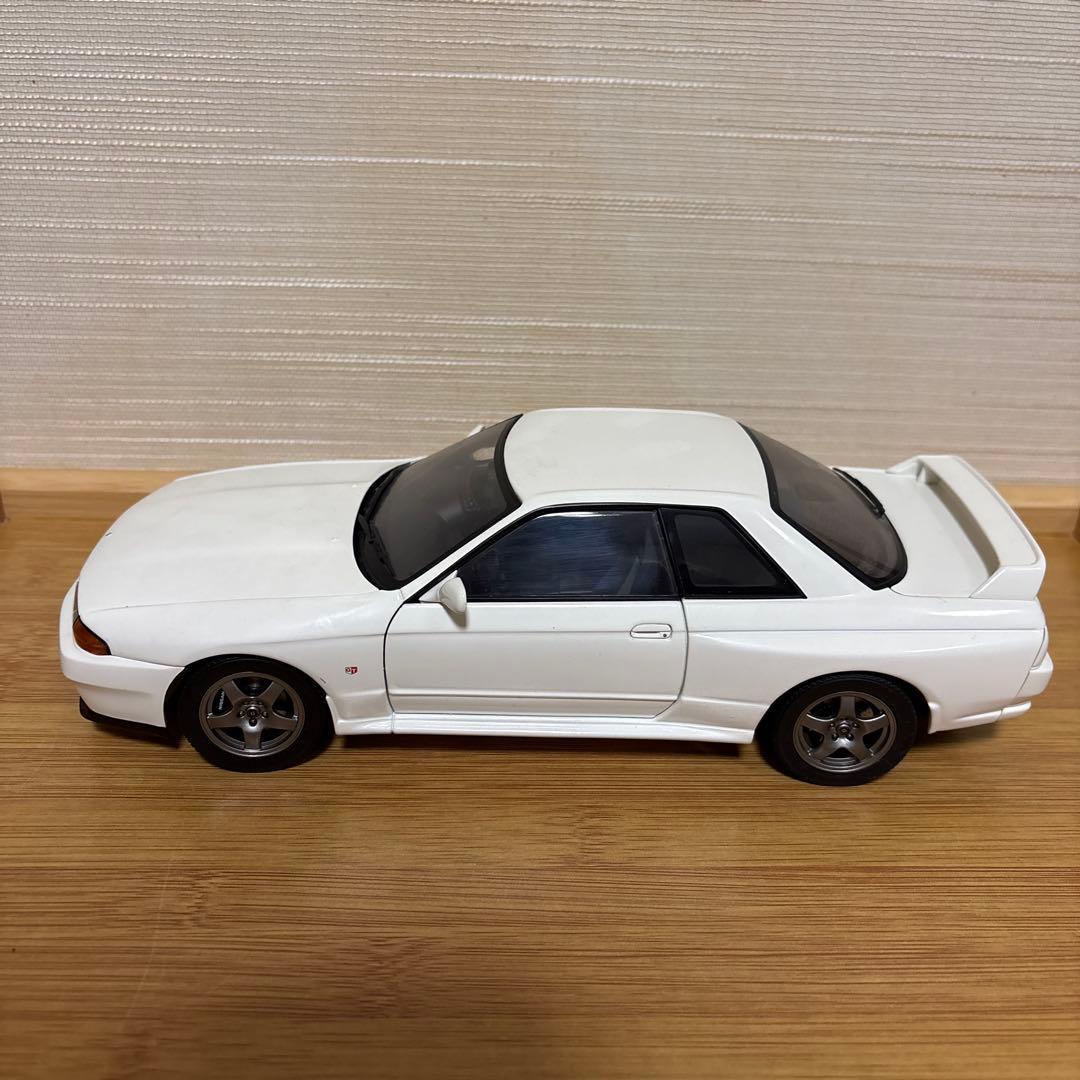 ミニカー 1/18 スカイライン GT-R BNR32 V-SPECⅡ ホワイト