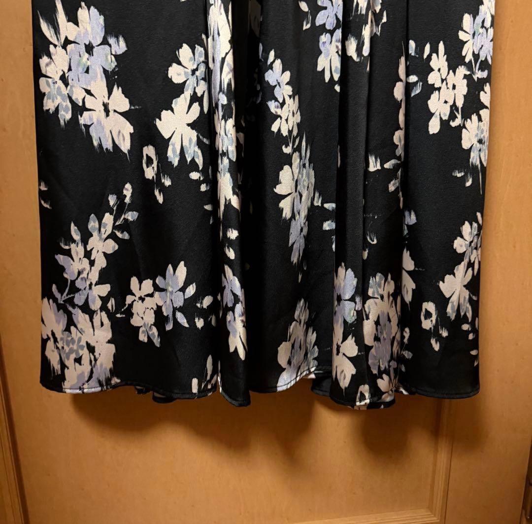 ワンピース Herlipto Muse Floral Cut-Out Dress