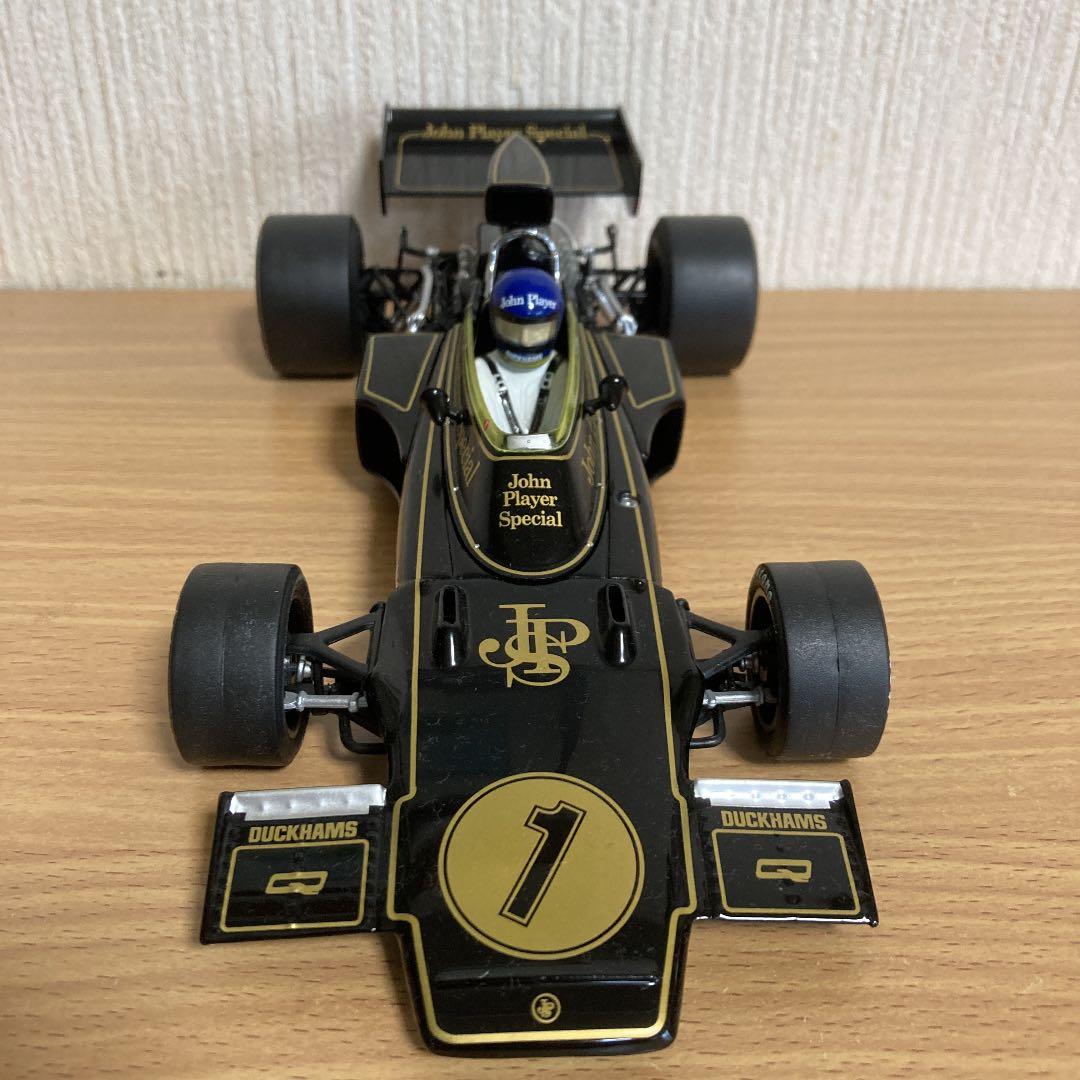 ミニカー Quartzo 1/18 LOTUS 72E