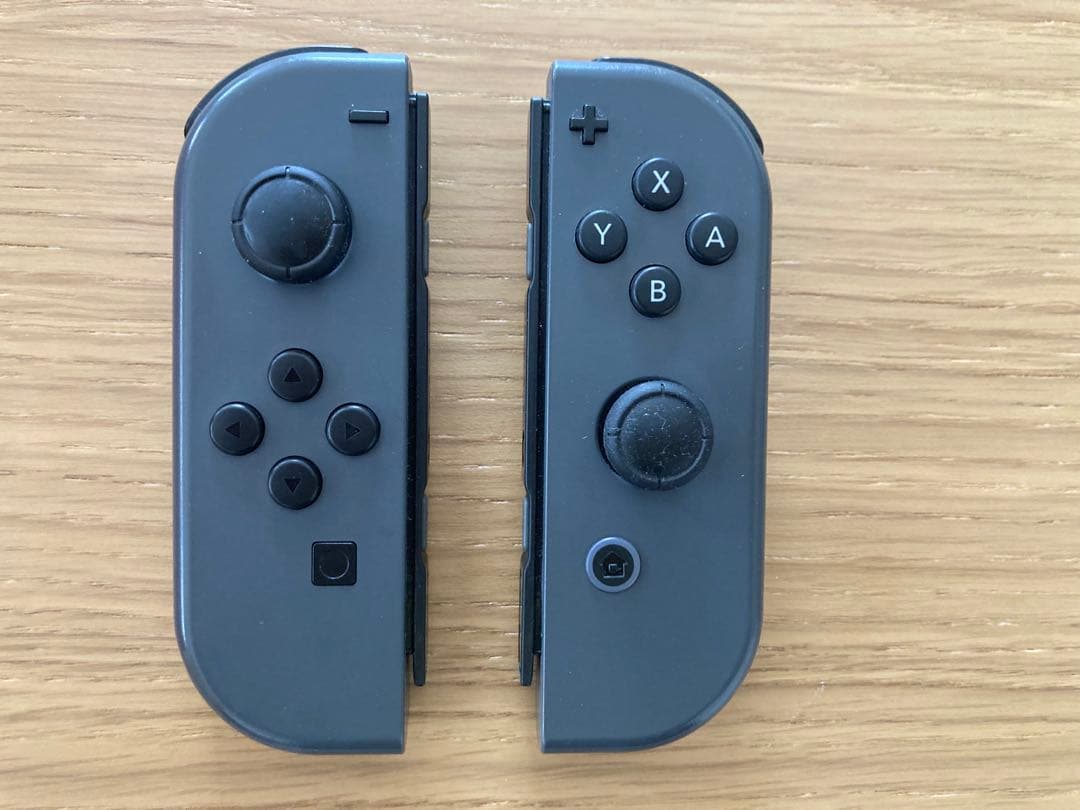 Nintendo Switch 本体 と プロコントローラー