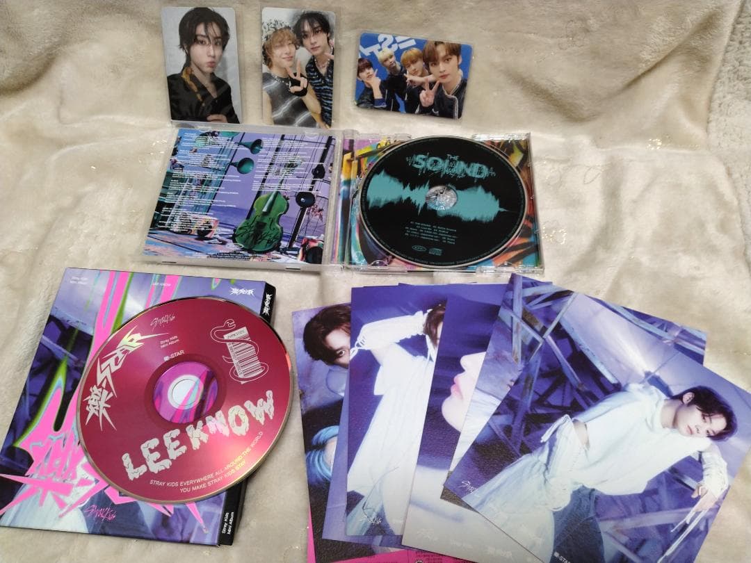 ★ほぼ未使用まとめて!!「Stray Kids」DVD＆アルバム＆フォトカード★