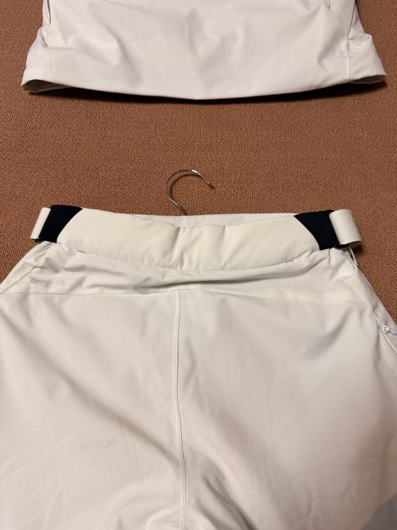 DESCENTE デサント S.I.O スキー ウェア M 2025モデル 美品