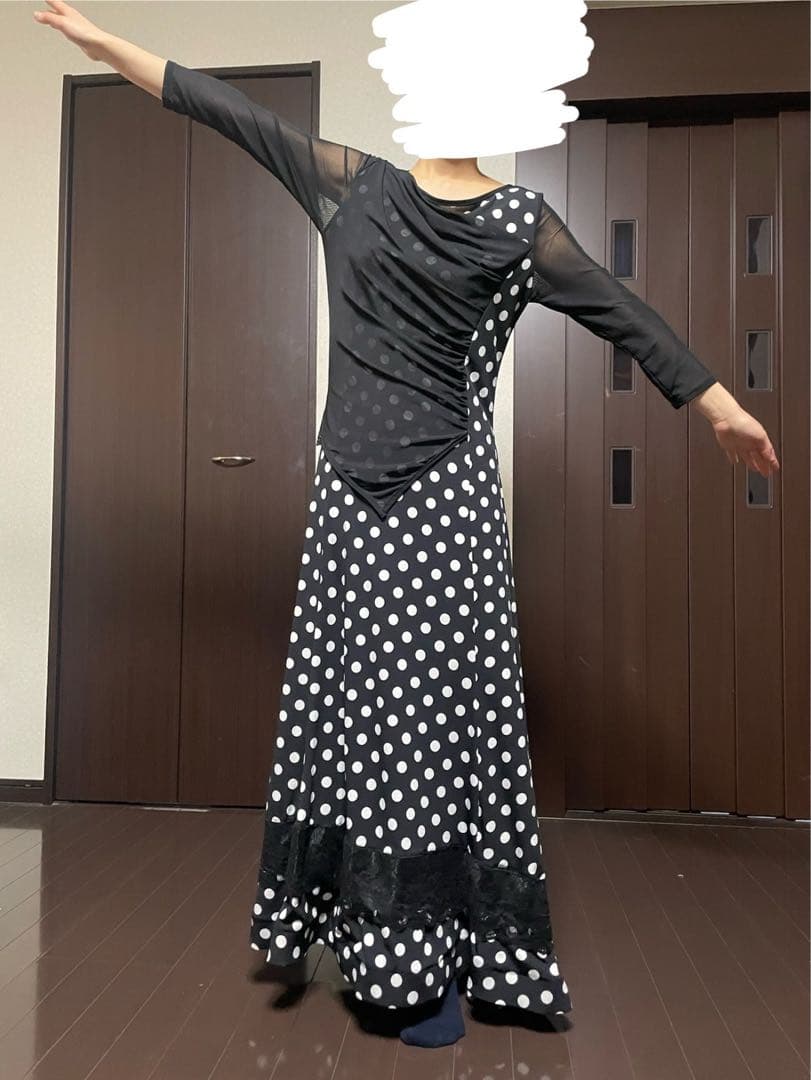 社交ダンスドレス 黒白水玉模様
