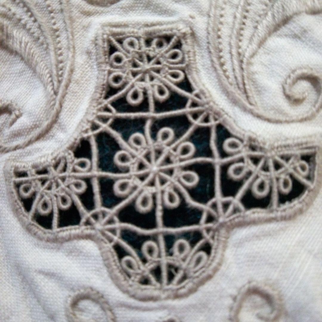 花柄刺繍 大判テーブルクロス 約125×125(中央採寸)