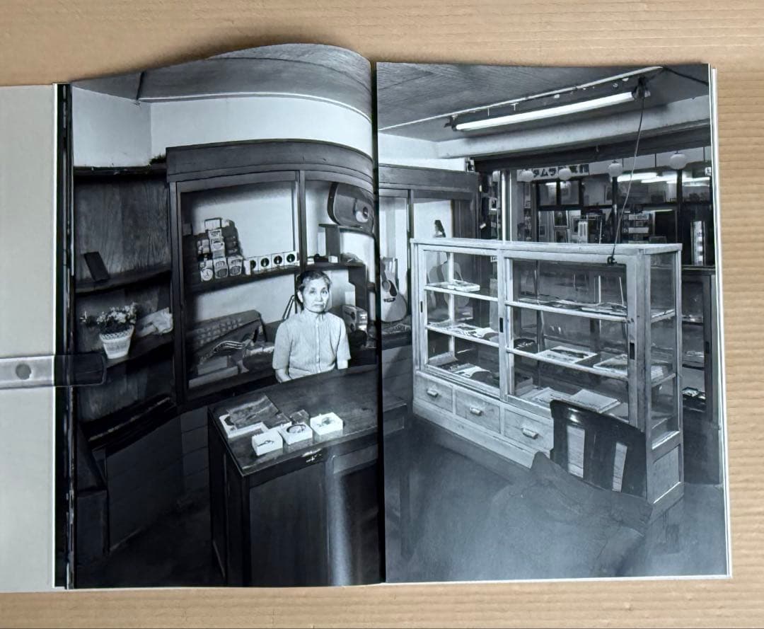 限定700部 ◉ 池本喜巳「On Display」定価8800円◉圧巻の大型本