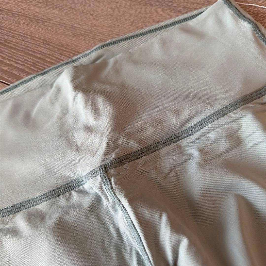 新品タグ付き/チャコット　スキンレギンス　ライトグリーン　M