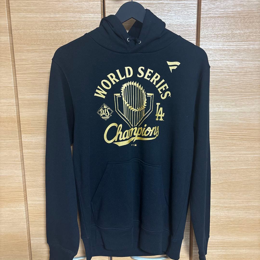 WORLD SERIES Champions ドジャース　フーディー Mサイズ