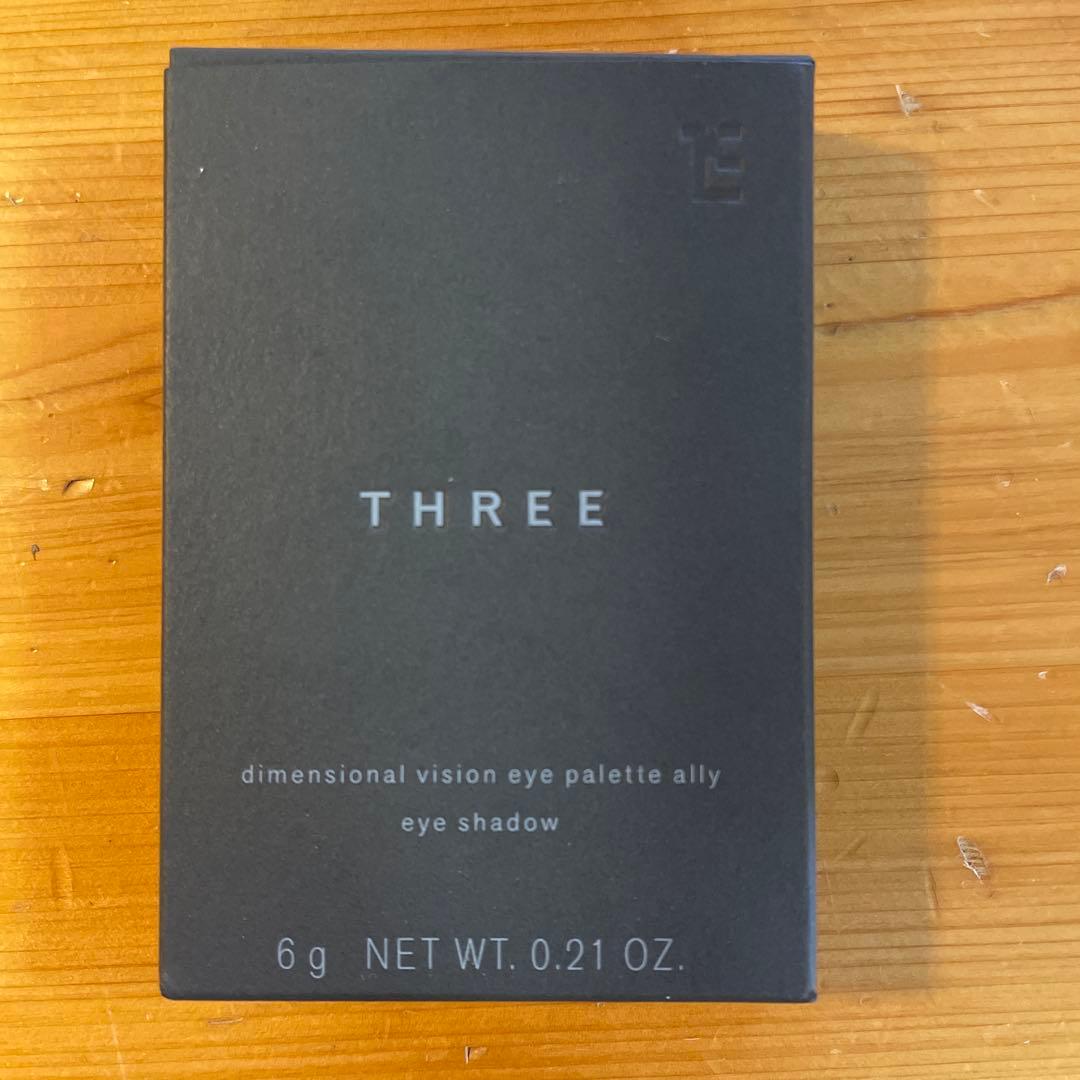 【未使用】THREE ディメンショナルビジョンアイパレットアリー 01