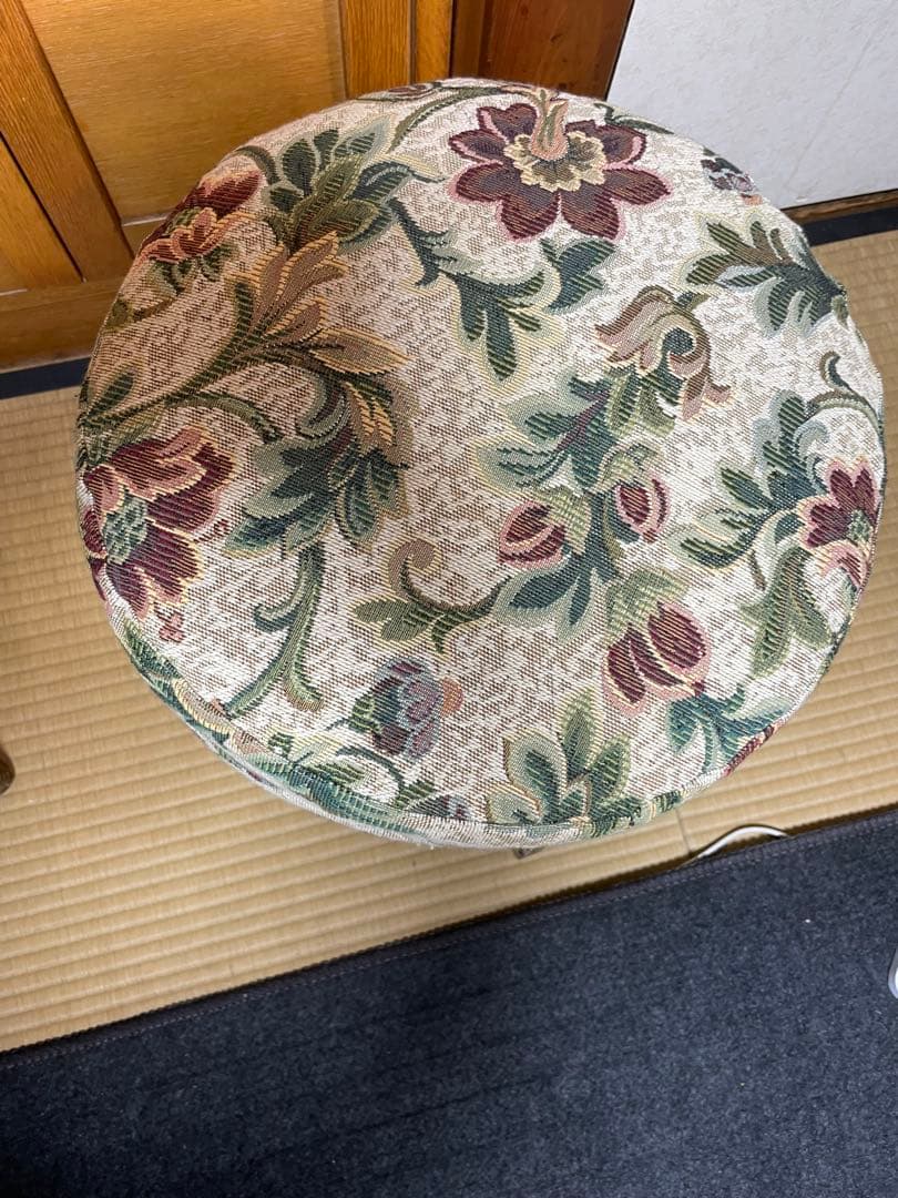 花柄刺繍付き円形ピアノスツール