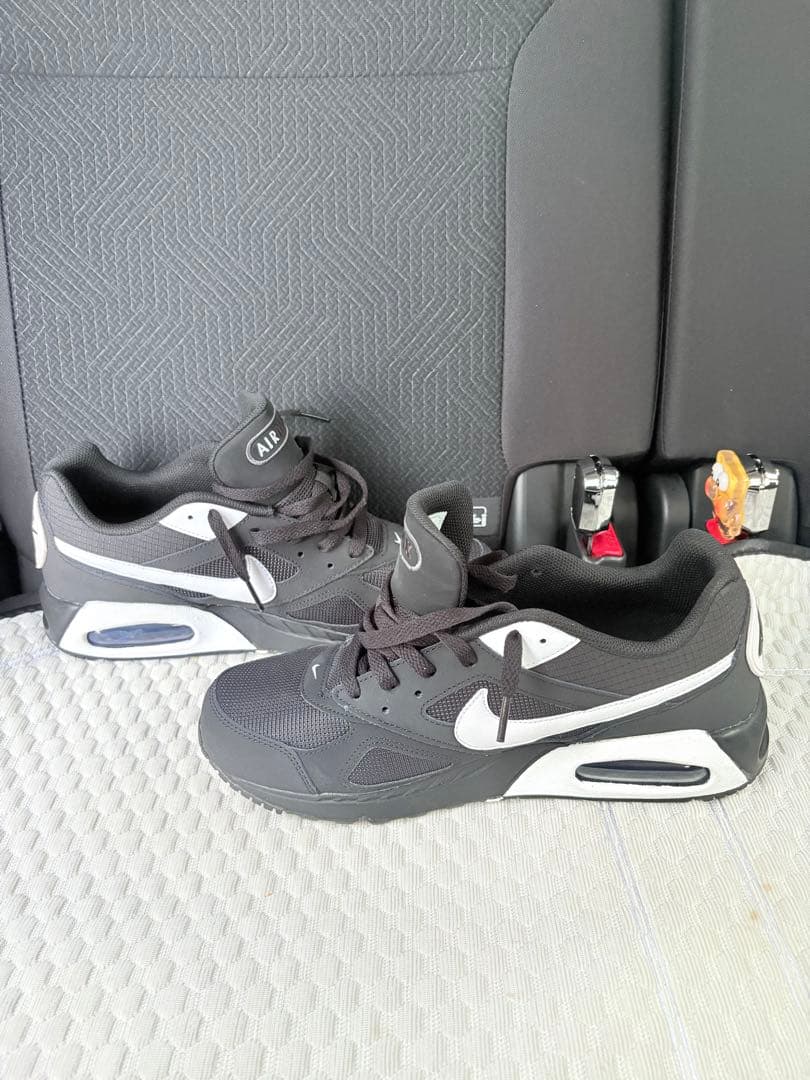 Nike エアマックス IVO メンズスニーカー　27.5