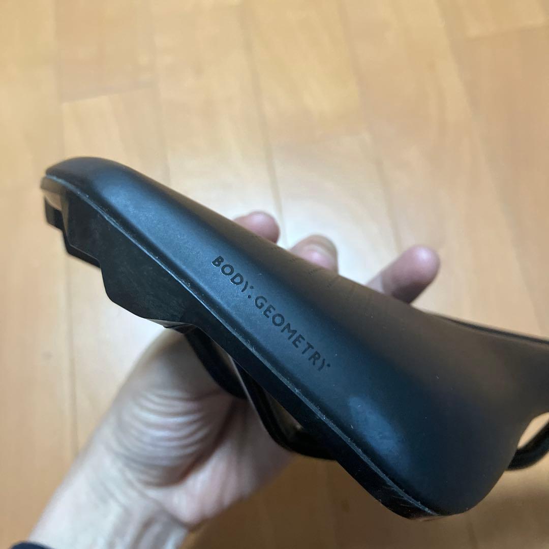 Specialized サドル 143mm エルゴノミック