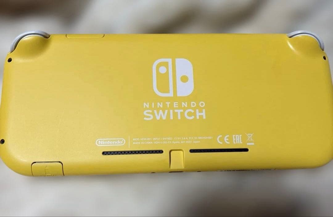 ニンテンドースイッチライト（黄色）