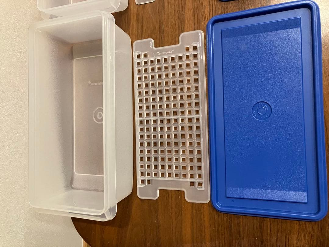 新品　タッパーウェアSS　大中小3点セット　すのこ付き