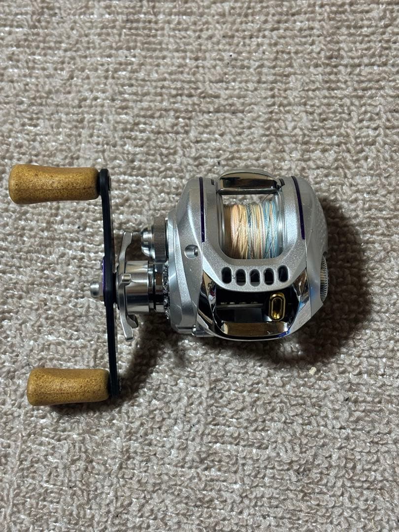 HLC シルバー ベイトリール 右巻き