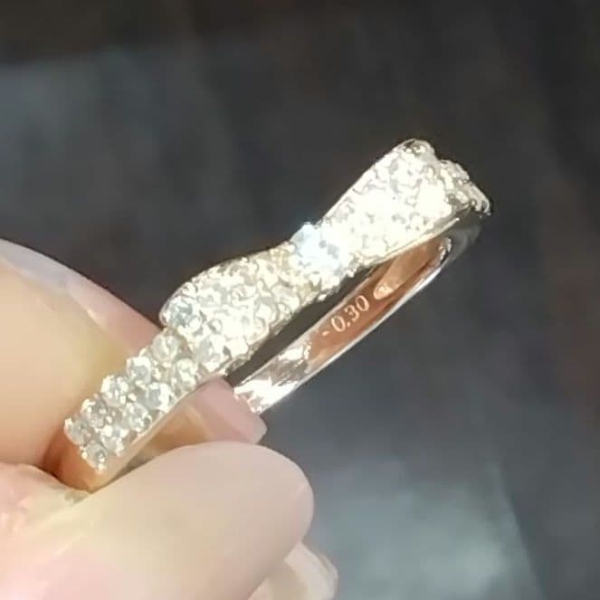 K18✨ピンク系ゴールド✨ダイヤ0.30ct✨リボンデザイン✨綺麗リング✨