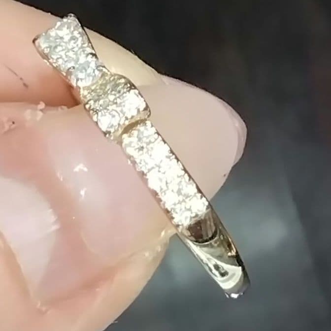 K18✨ピンク系ゴールド✨ダイヤ0.30ct✨リボンデザイン✨綺麗リング✨