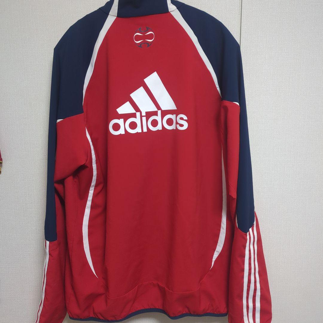 【adidas × FCバイエルン・ミュンヘン トレーニングジャケット】