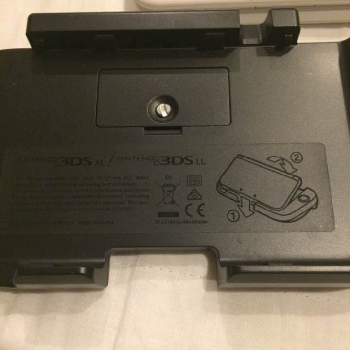 ☆送料無料☆美品 ニンテンドー 3DSLL ホワイト スライドパッド ブラック