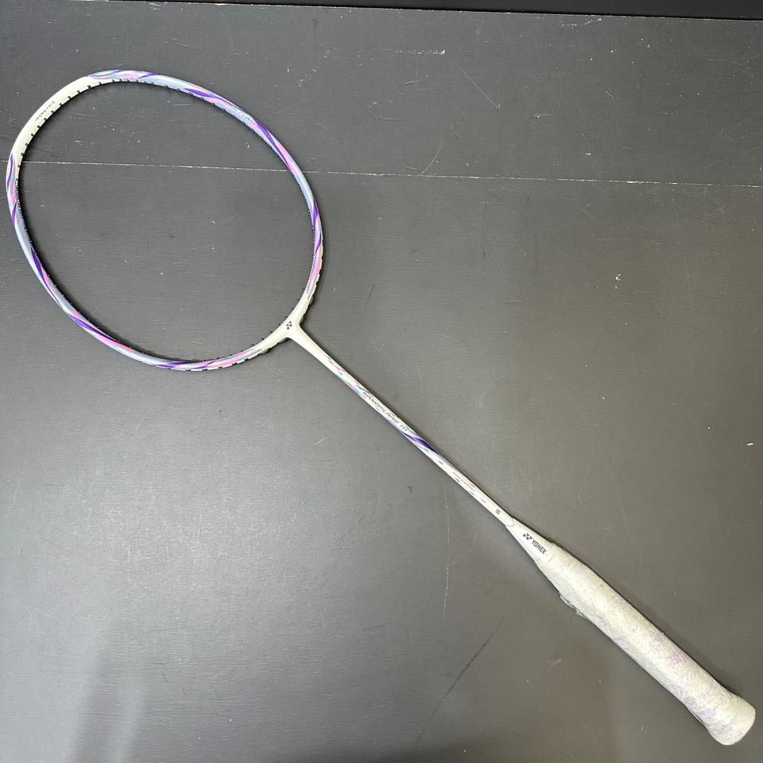 YONEX　ヨネックス　バトミントンラケット　ナノフレア１１１　MO-55