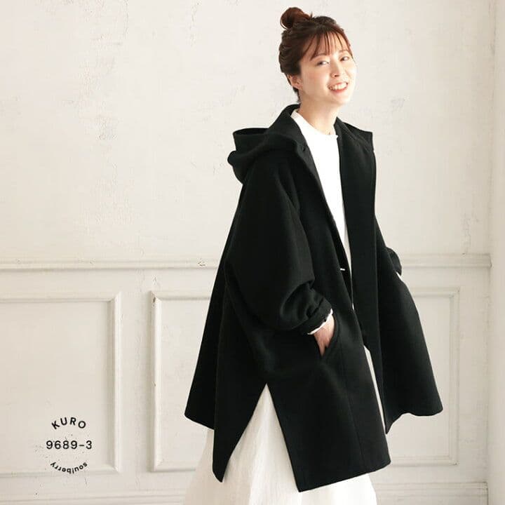 クロヤギさんからお手紙ついたふわっとかぶるだけの黒いポンチョ