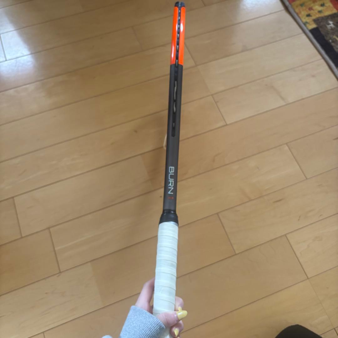 Wilson 硬式テニスラケット BURN 95グリップ2オレンジ/黒