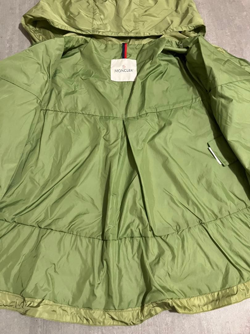 Moncler モンクレール　Aラインシルエット　ナイロンパーカー