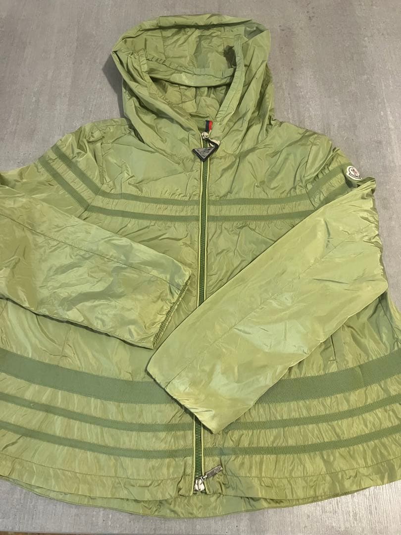 Moncler モンクレール　Aラインシルエット　ナイロンパーカー