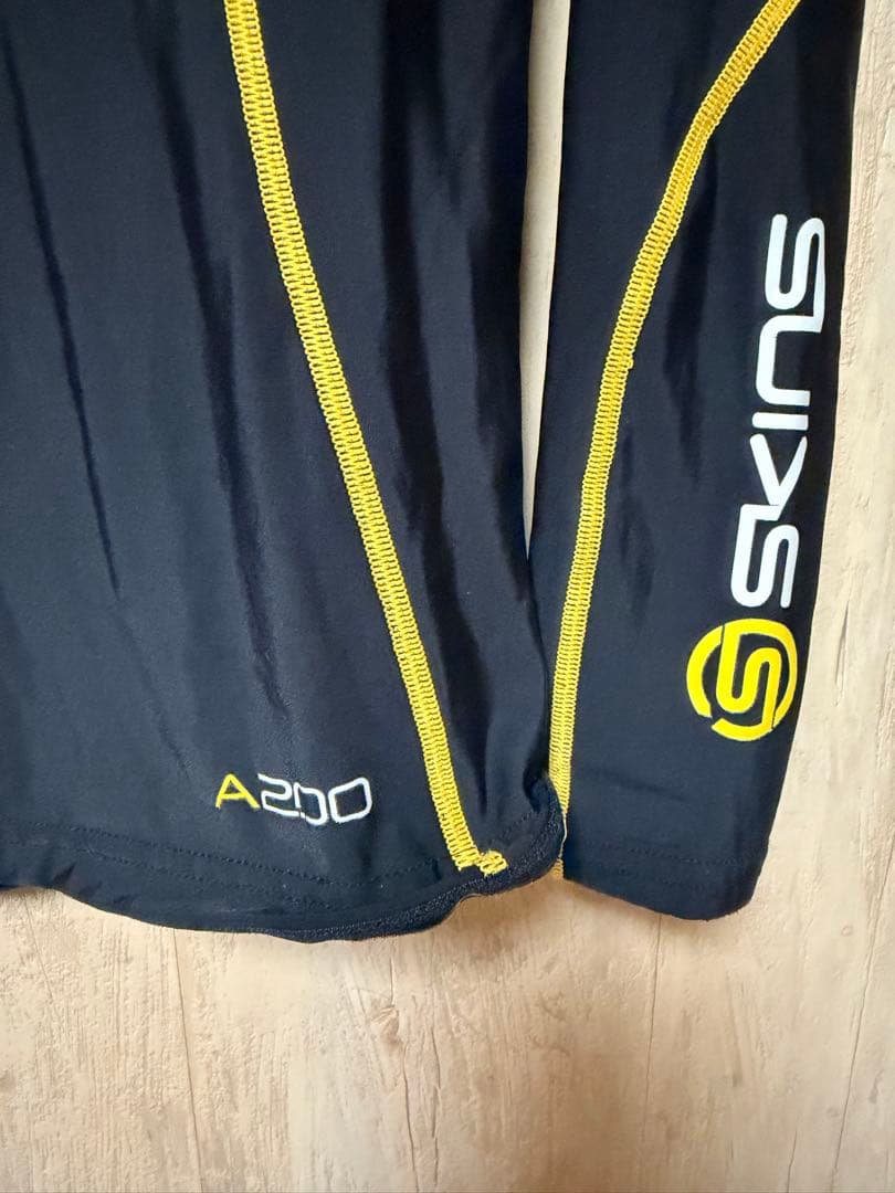 【美品】SKINS スキンズ A200 コンプレッションウェア 上下セットメンズ