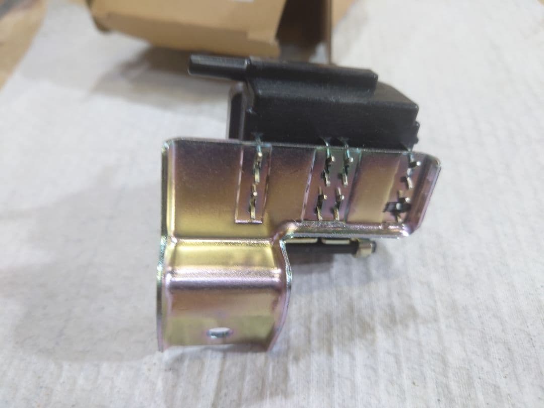 スバル　サンバー　ソレノイドバルブ　スバル純正部品