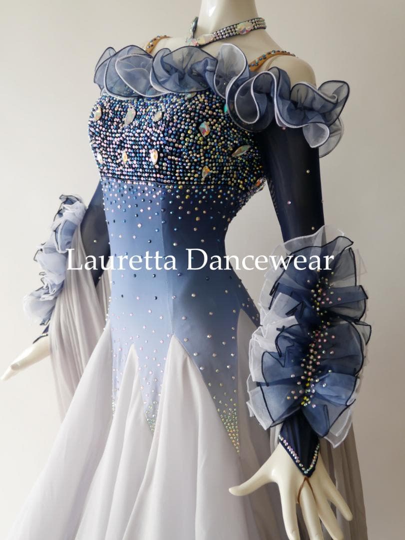 新品✨ラウレッタ 社交ダンスドレス ブルーアッシュ M 高級仕様 競技 デモ対応