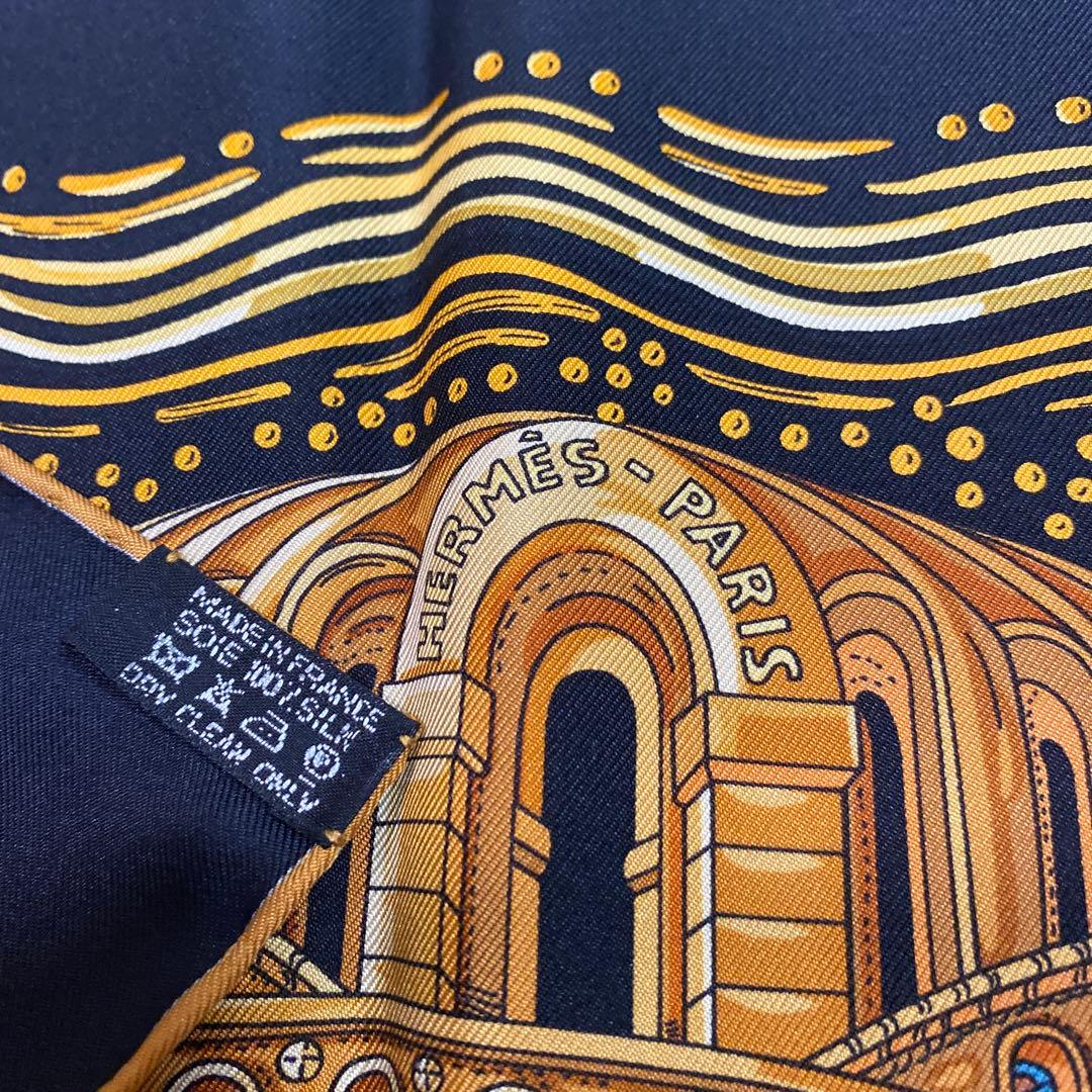 新品未使用　HERMES エルメス　スカーフ　黒とゴールド