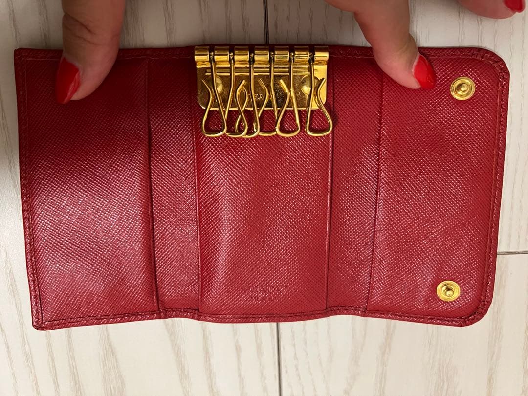 PRADA 赤 レザー キーケース