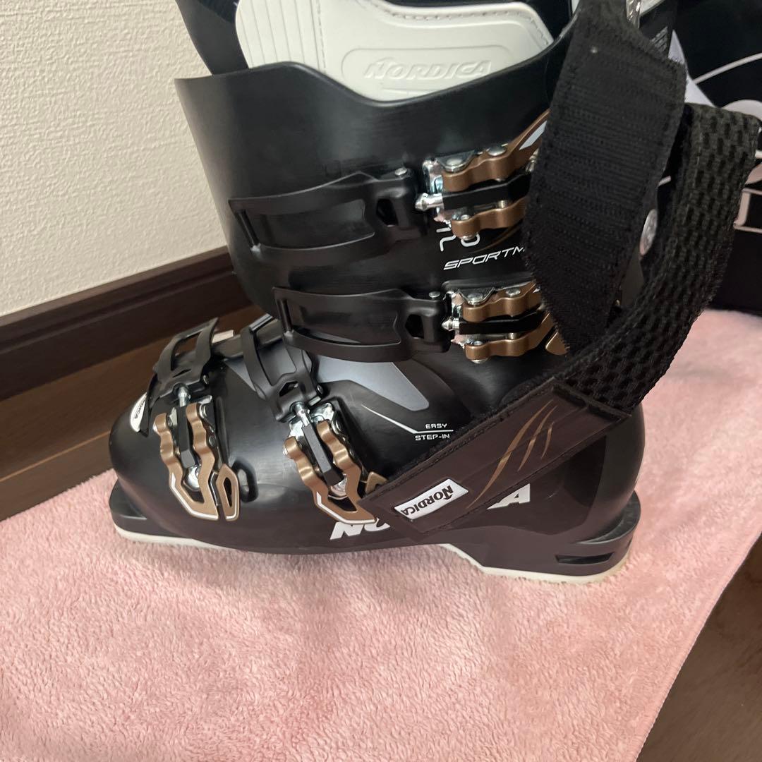 Nordica Sportmachine 70 女性用スキーブーツ
