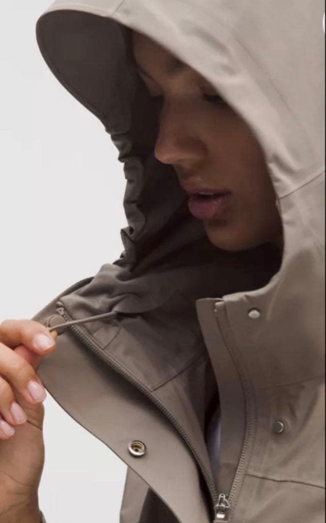 Lululemon ウィンドブレーカー カーキ　サイズ10