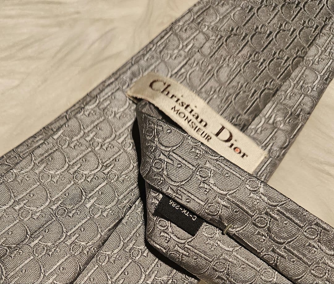 Christian Dior　トロッター柄 ネクタイ　シルク　シルバー