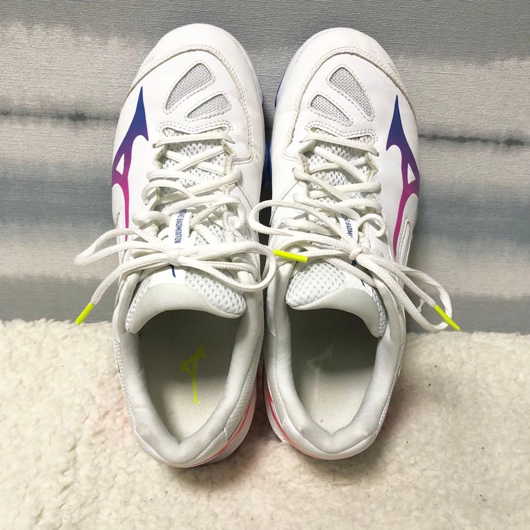 ☆大人気モデル！【MIZUNO】ミズノ　バドミントンシューズ　ウエーブクロー2