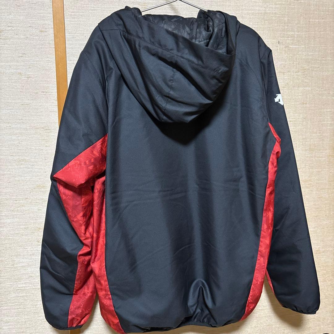 野球　デサント　大谷翔平二刀流　綿入りフードジャケット 黒赤　サイズＯ