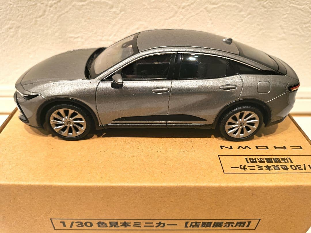 トヨタ 新型クラウン カラーサンプルミニカー　【箱付き非売品】