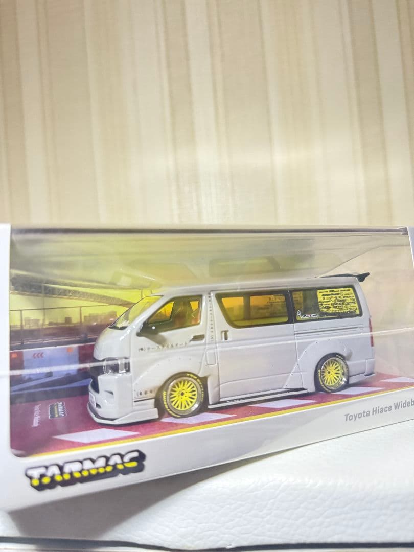 ミニカー Toyota Hiace Widebody Tarmac