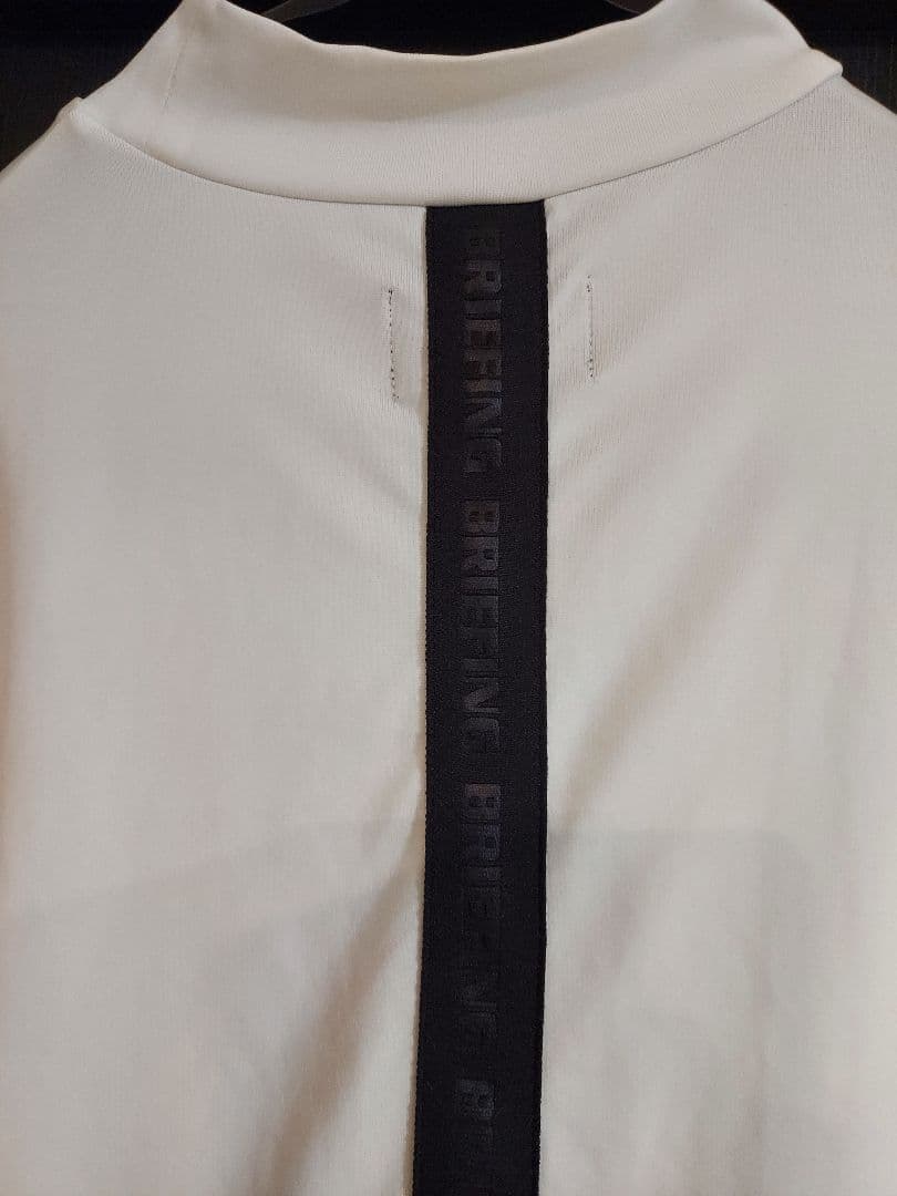 BRIEFING BACK LOGO LINE HIGH NECK モックネック
