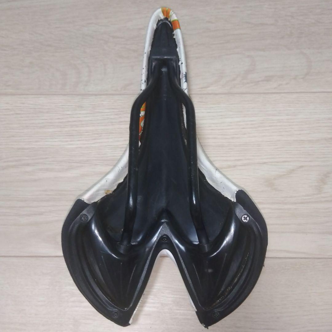 Troy Lee Designs サドル selle italia