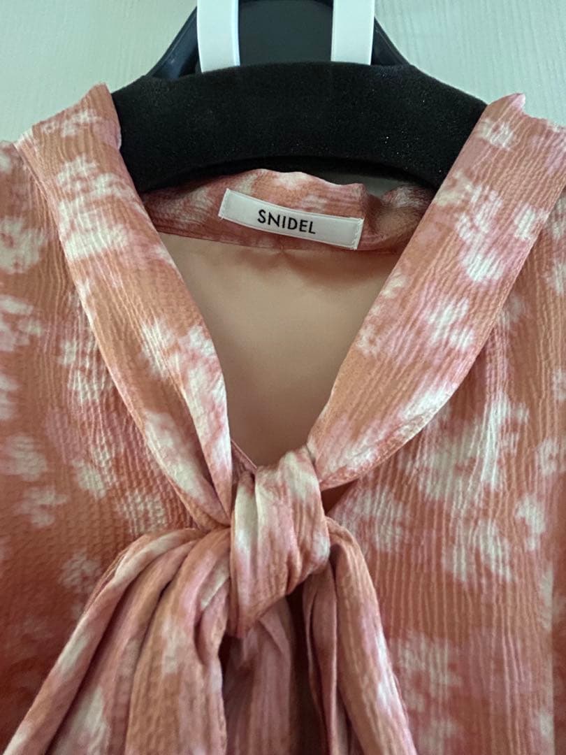 SNIDEL 花柄　リボンタイ　ワンピース