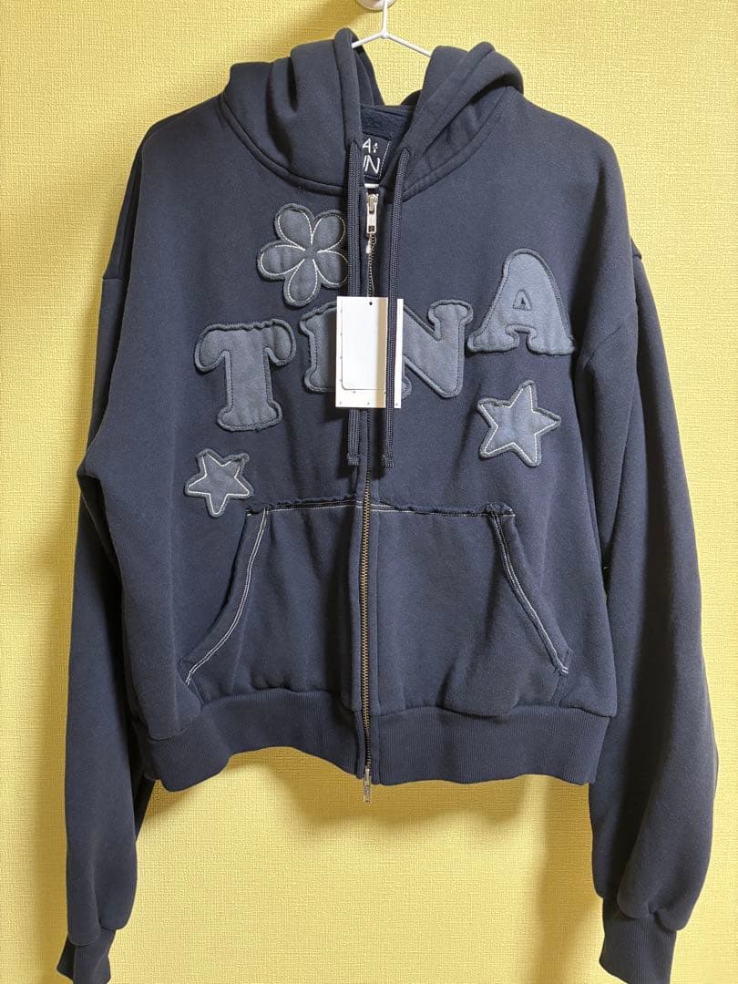 TINA：JOJUN ロゴパッチワーク フーディー